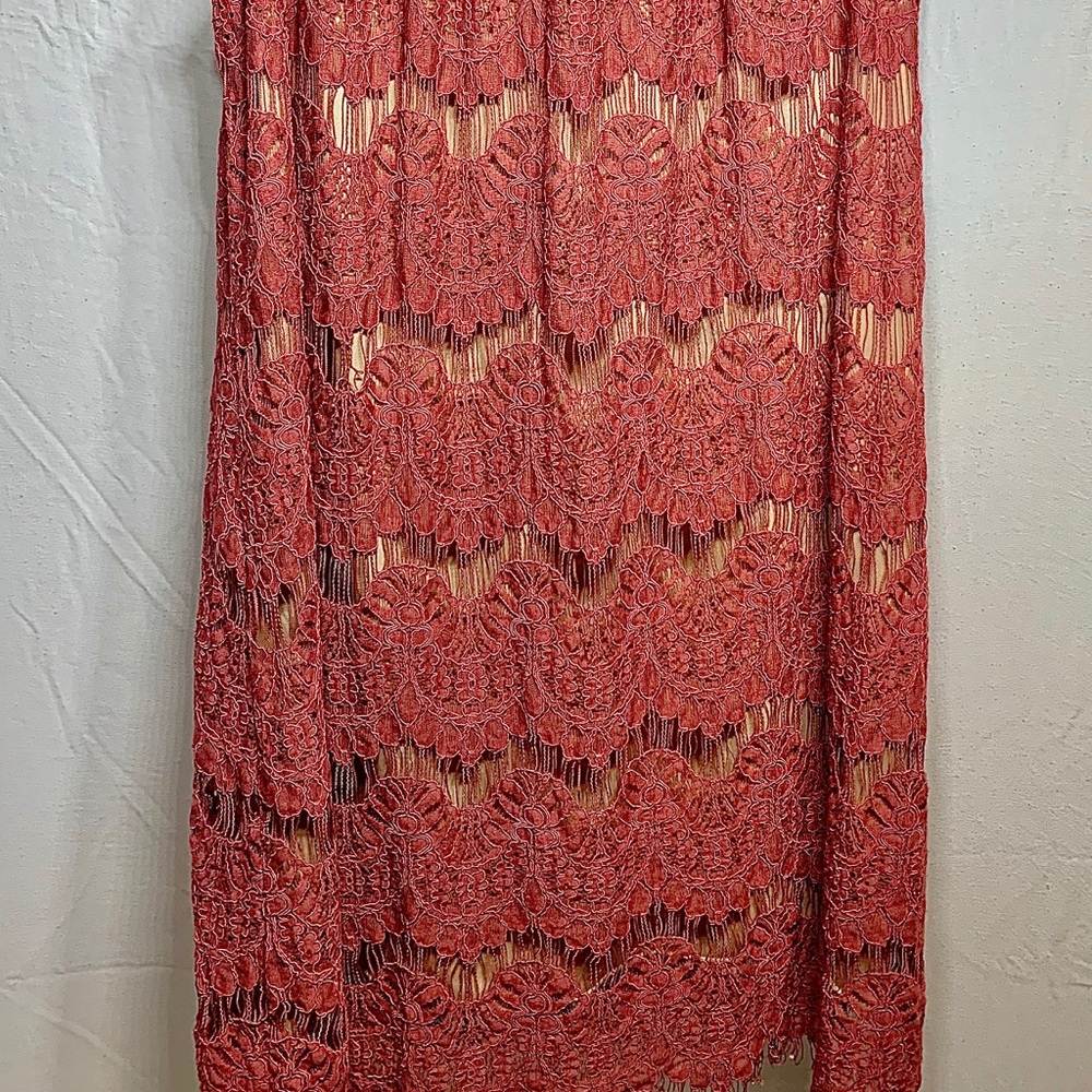 JUNIOR’S SPEECHLESS-MAUVE LACE SCALLOPED DRESS - Picture 2 of 5